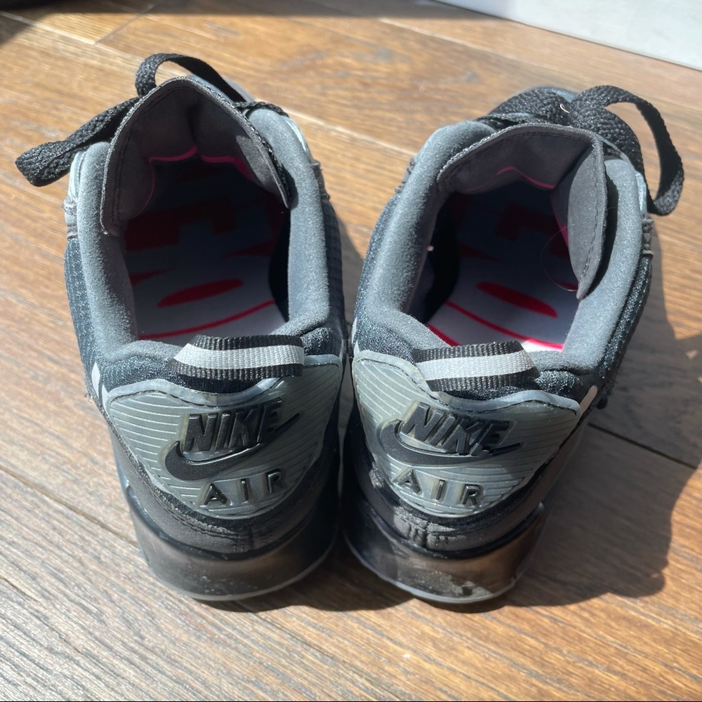 Nike X Undefeated Sneakers View 3